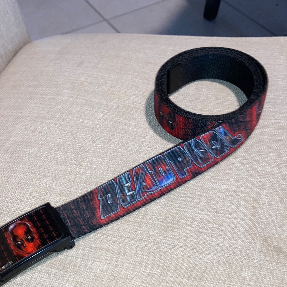 Deadpool buckle down belt
